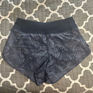 Athleta Run With It Shorts 3.5”